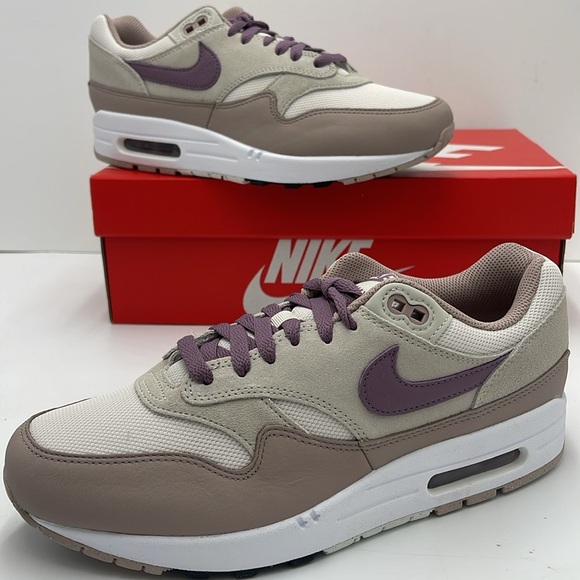 Nike Men’s Nike Air Max 1 SC
Light Bone/Phantom/ Diffused Taupe/Violet Dust - Picture 13 of 14